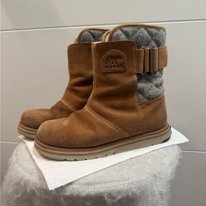 Sorel Rylee Boots size 6
